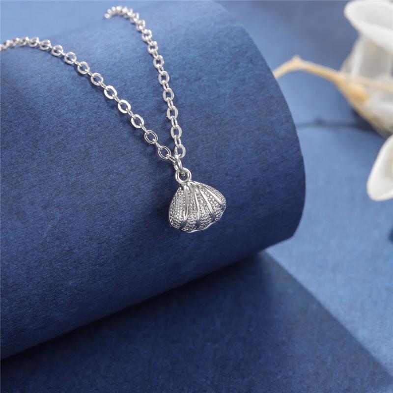 Leaf pendant chain necklace | Womens Necklaces Jewellery Necklaces